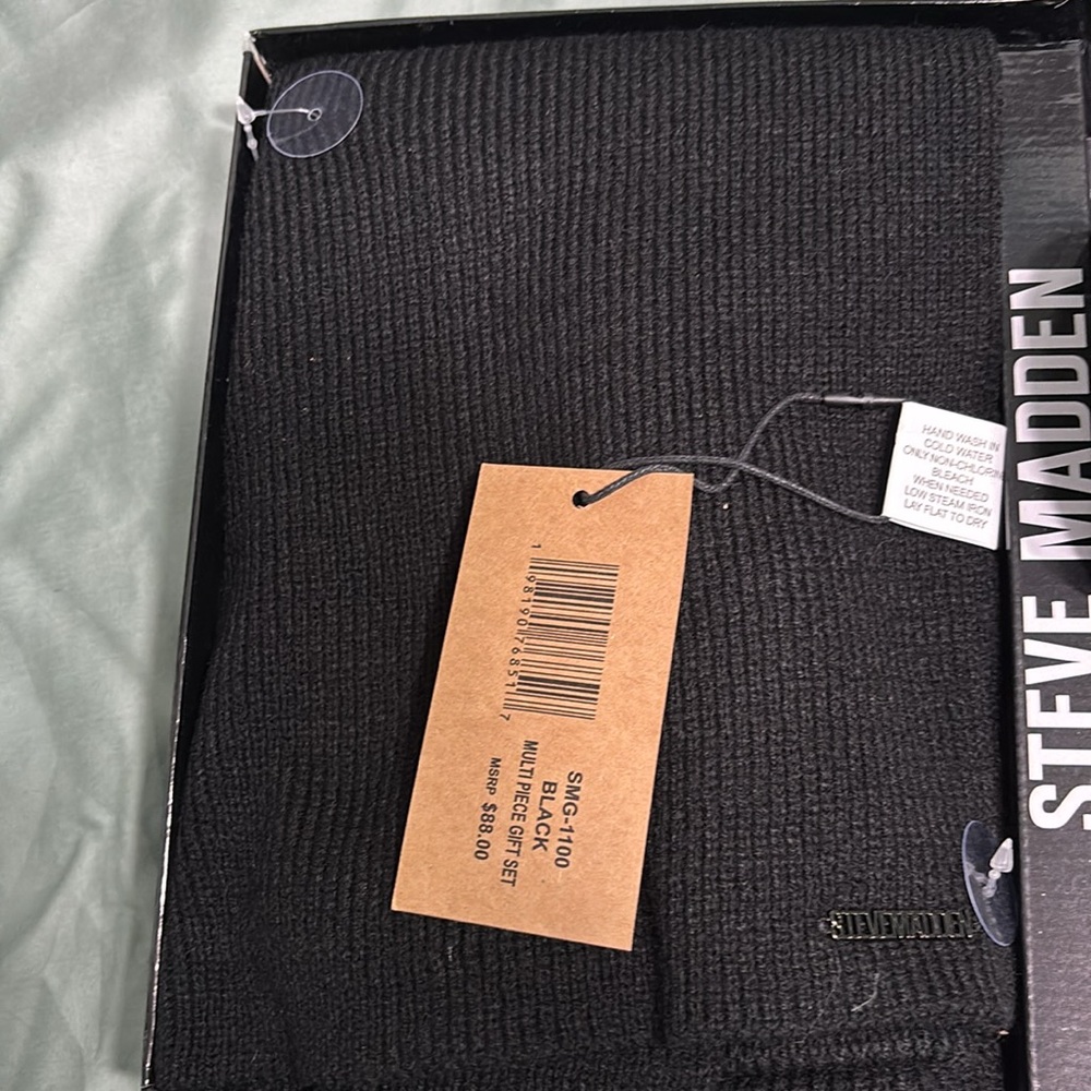 Steve Madden Black Gift Set - Picture 3 of 5